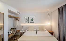 Apartamentos Es Pujols - Emar Hotels